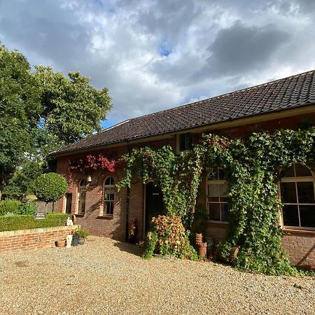 Betsey Trotwood. Historic Stylish 2-Bed Cottage. Blundeston Exterior foto